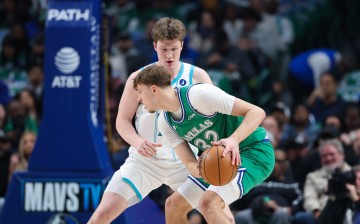 【菜鸟】弗拉格连场45分欲抢回最佳新秀 克尼佩尔14投4中仅11分