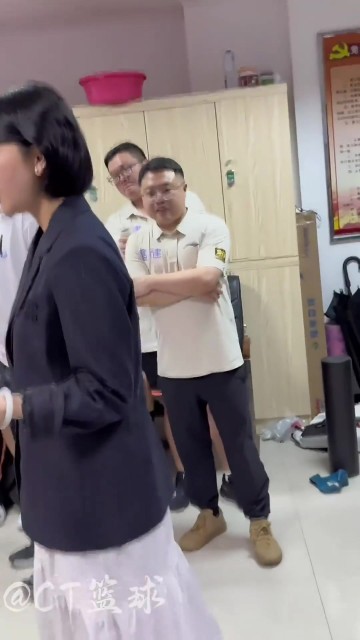 华体会官网-双杀广东！福建执行董事伍佰兰表扬全队 皮特森比手势要3倍赢球奖